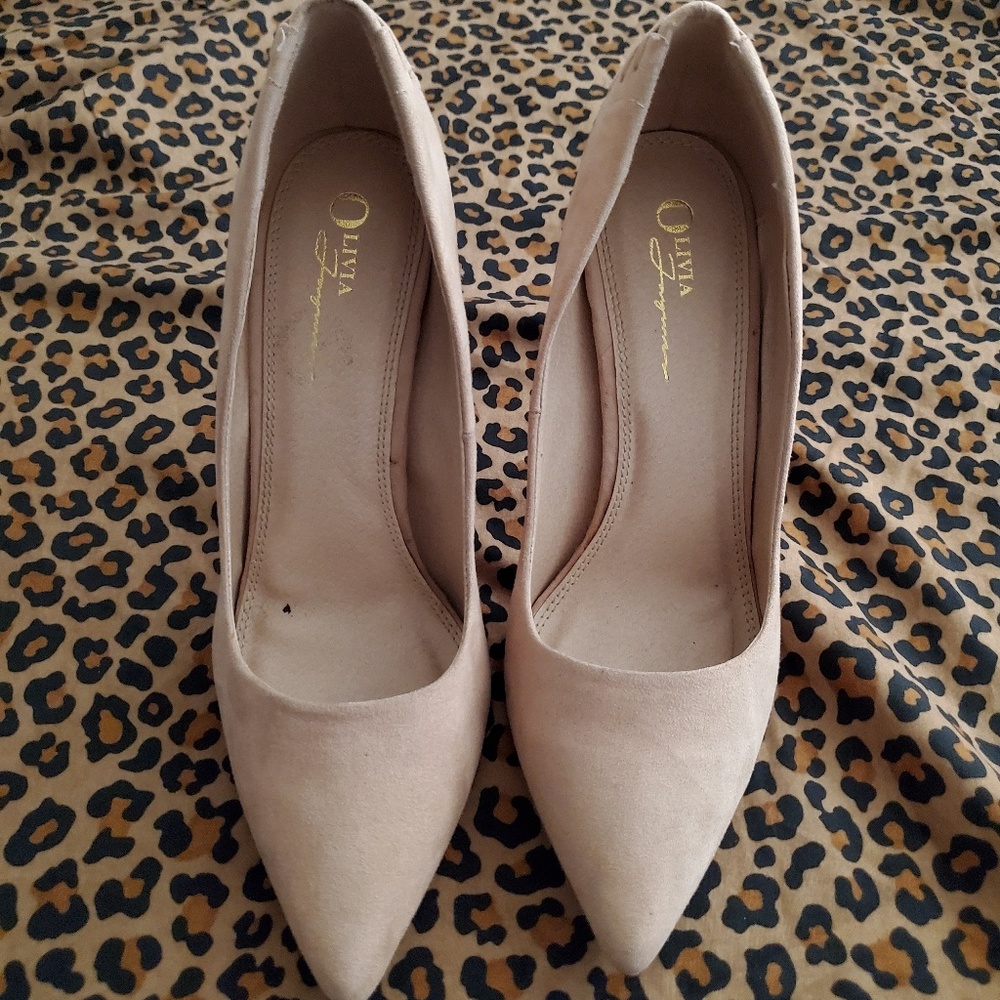 Heels - Picture 3 of 3